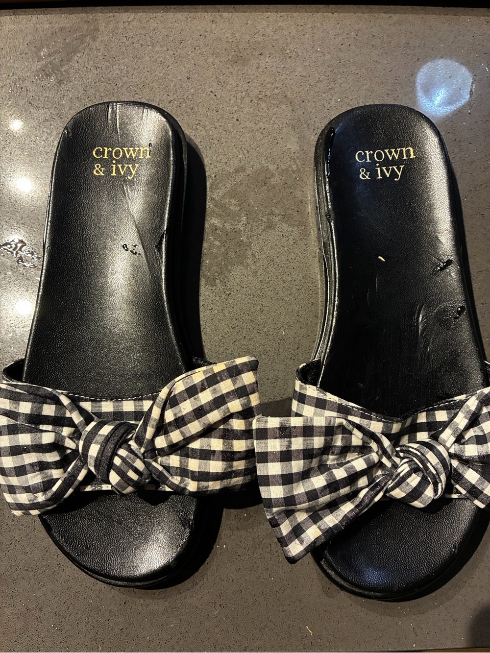 crown & ivy Black Gingham Knot Slide Sandals